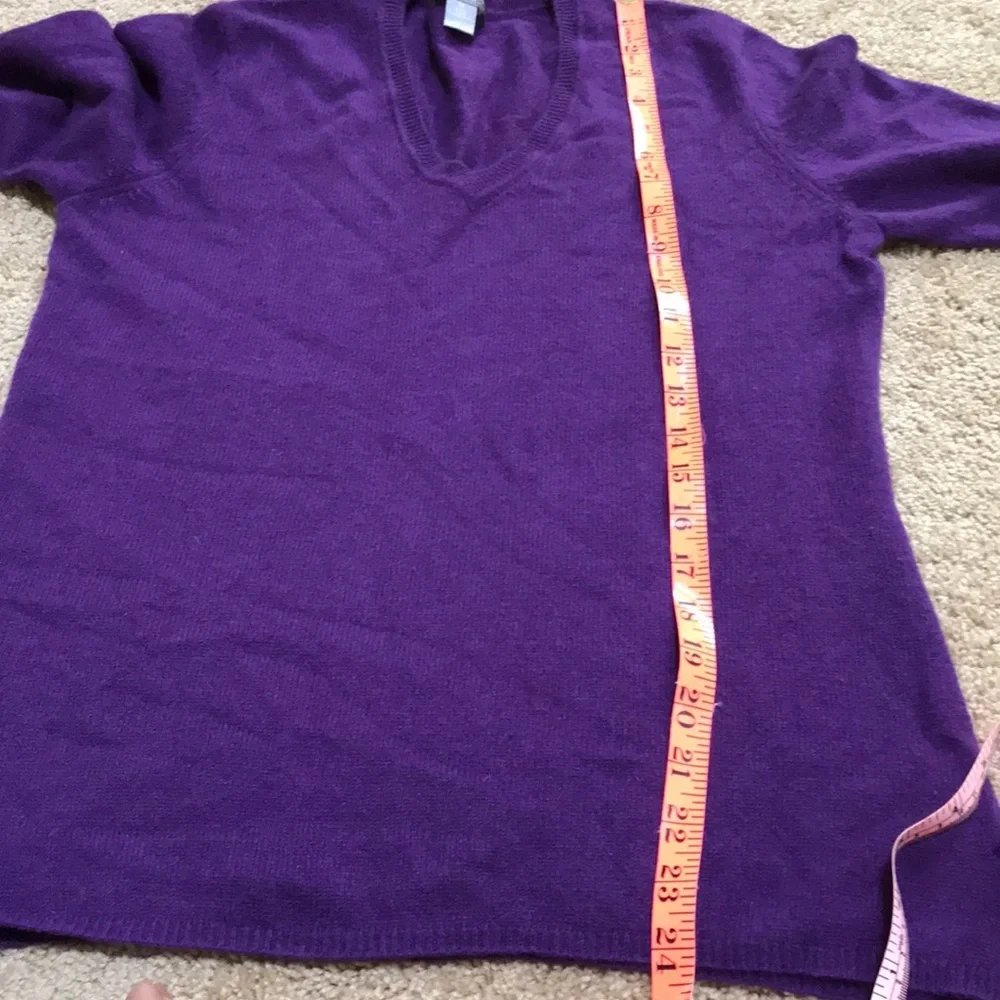 Charter club medium V neck cashmere sweater - Picture 8 of 8